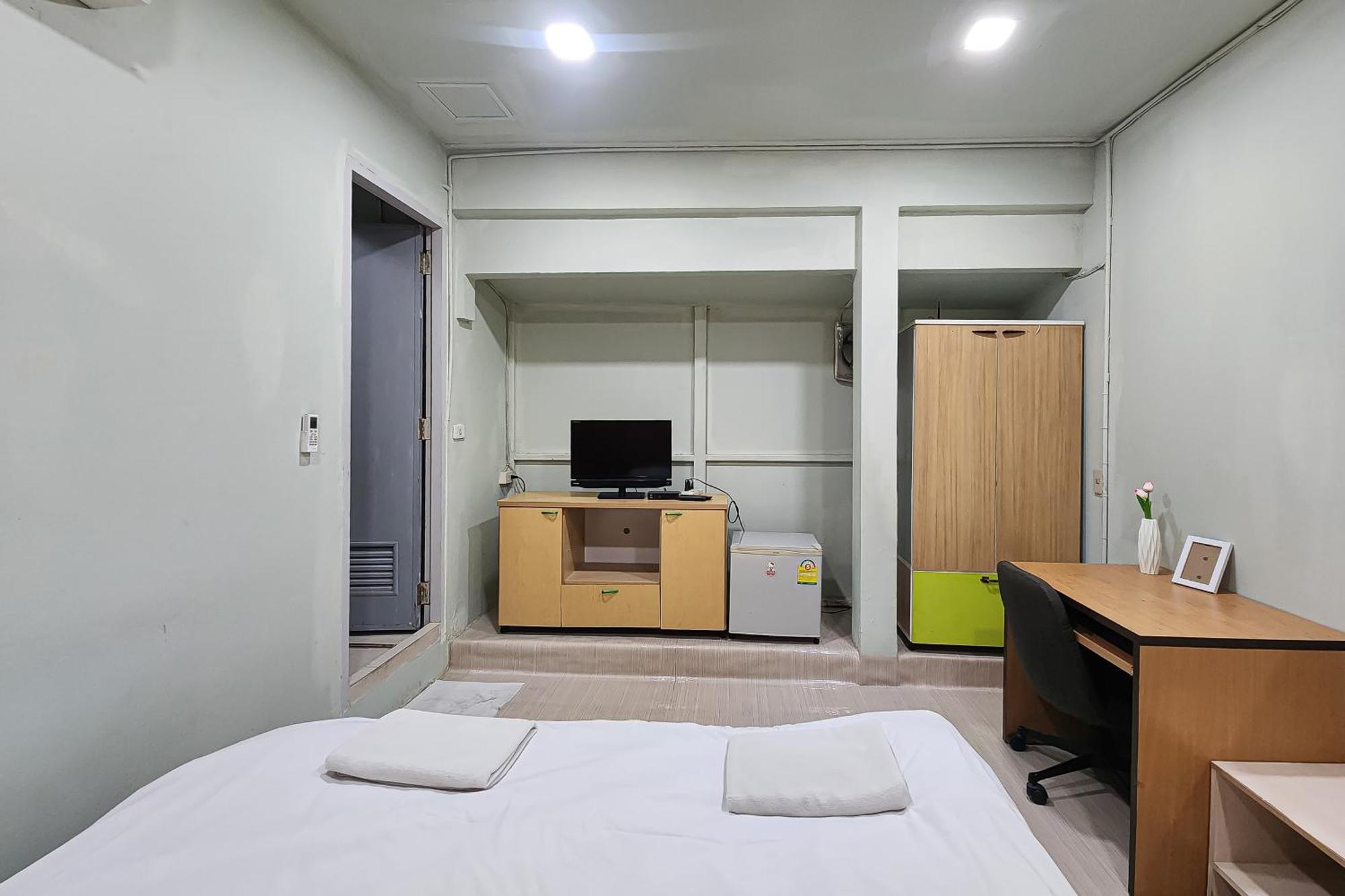 Freesia Saladaeng Silom Apartments Bangkok Exterior foto